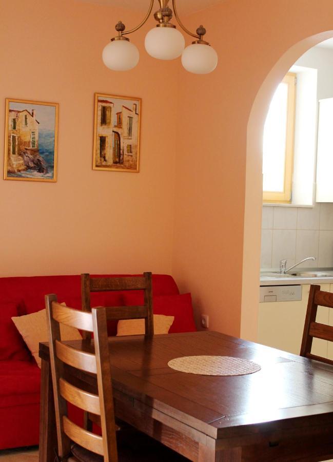 Apartments Beautiful Sandy Beach Сплит Экстерьер фото