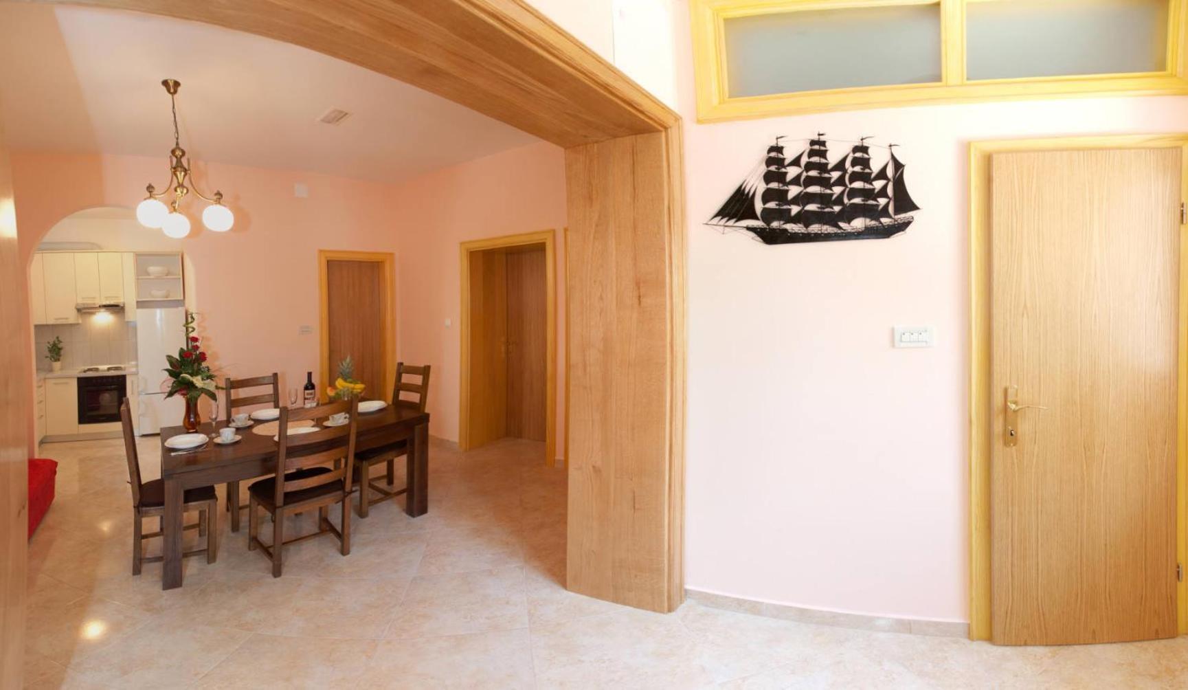 Apartments Beautiful Sandy Beach Сплит Экстерьер фото