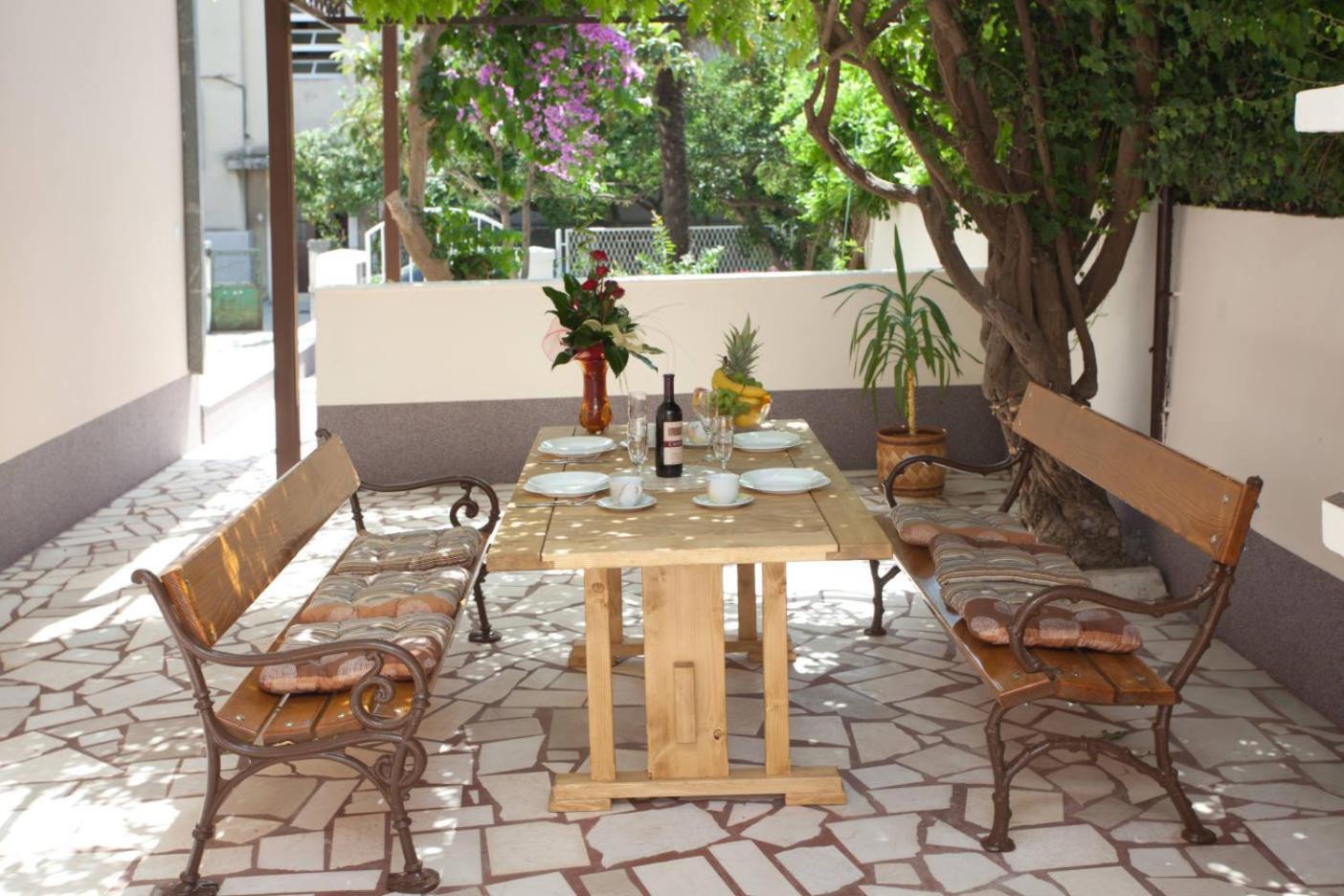 Apartments Beautiful Sandy Beach Сплит Экстерьер фото