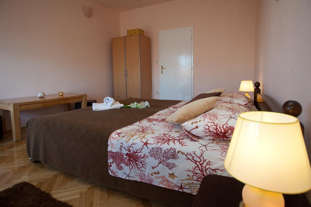 Apartments Beautiful Sandy Beach Сплит Номер фото